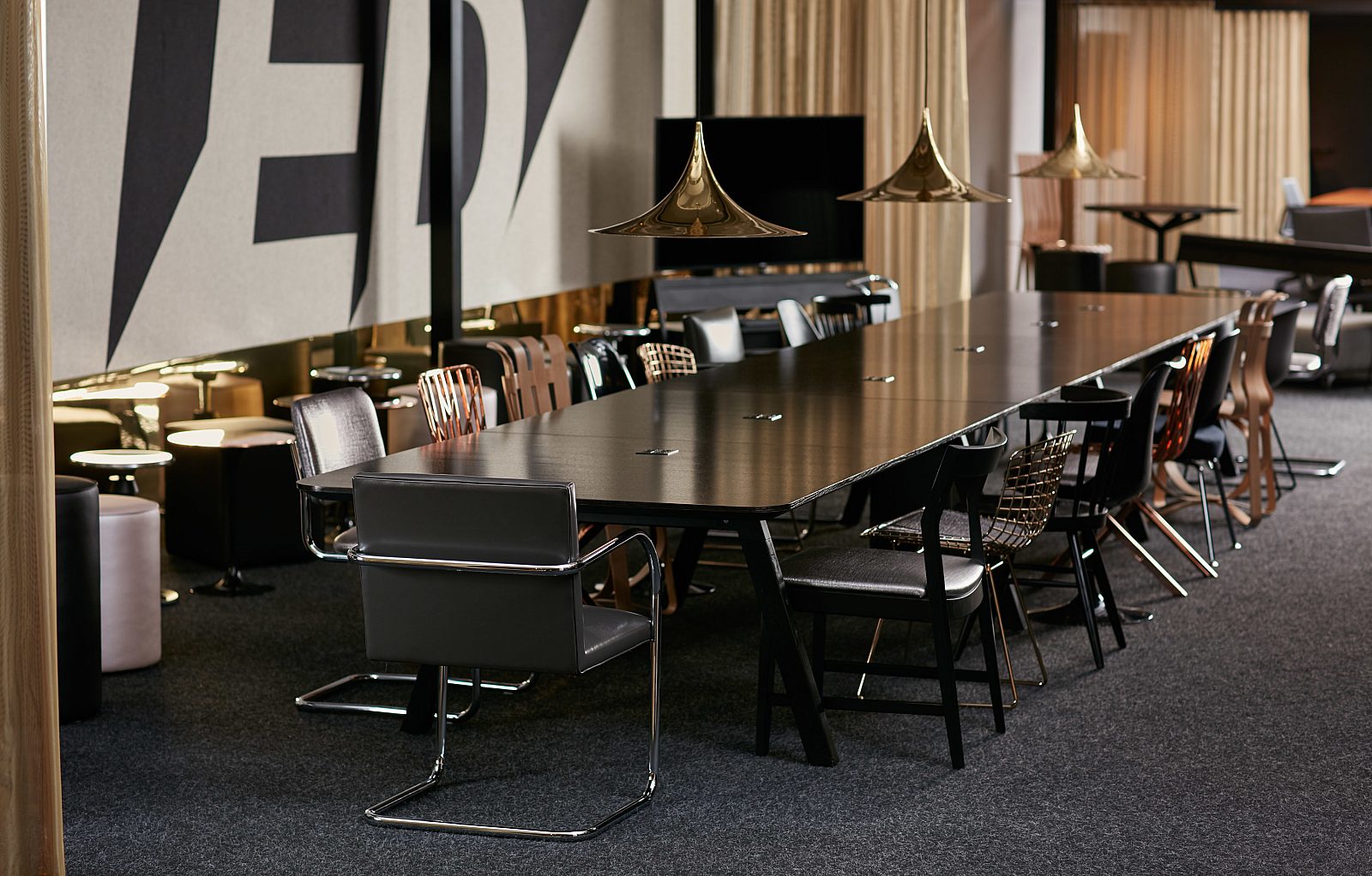 Knoll RU Sawhorse Table 03 environmental