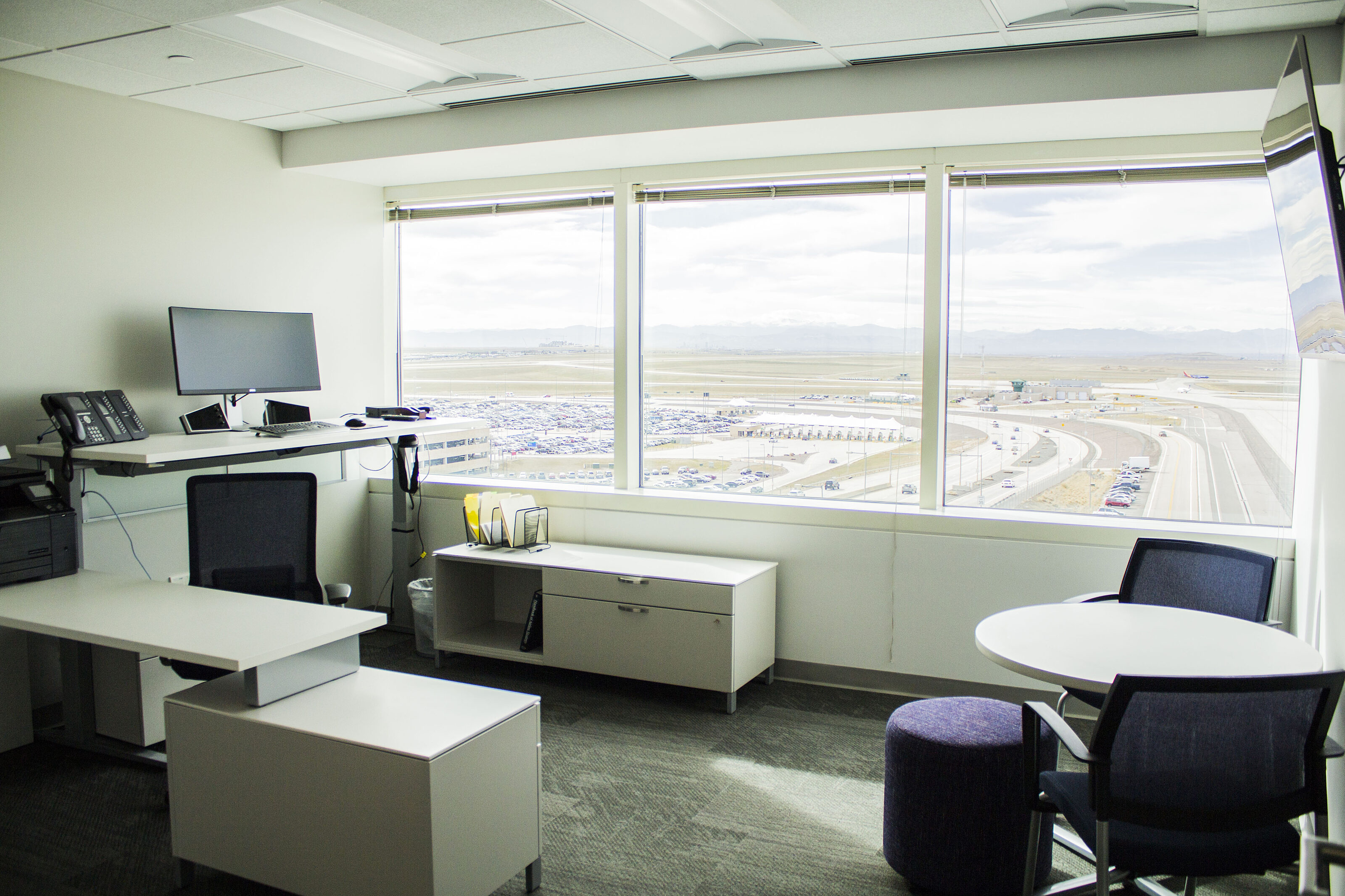 DIA Executive Suite 12